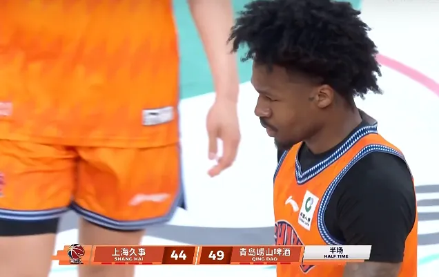 世界杯直播下载-CBA常规赛：张镇麟8分&amp;amp;段昂君7分，青岛半场49-44领先上海