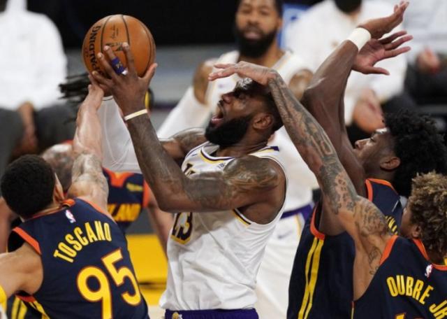 世界杯高清直播入口-詹姆斯：今晚只用出战24分钟 还需要适应无眉打法